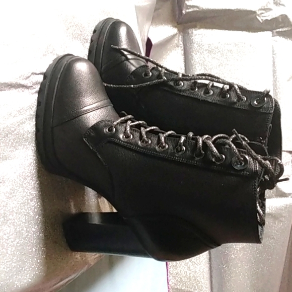 Aldo - Marielle Black Ankle Booties -New in box.  Size  8.5 fits 8 - Picture 1 of 5